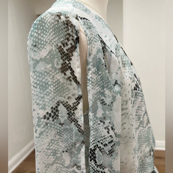 Arden B Snake Print Romper Size Small - Picture 12 of 16